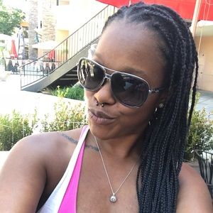 Meet your Posher, Deanna